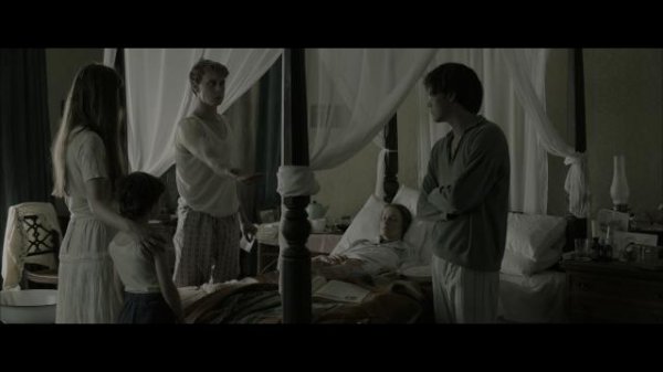 马柔本宅秘事/髓骨 Marrowbone.2017.2160p.BluRay.HEVC.TrueHD.7.1.Atmos-WhiteRhino 61.27GB-3.png