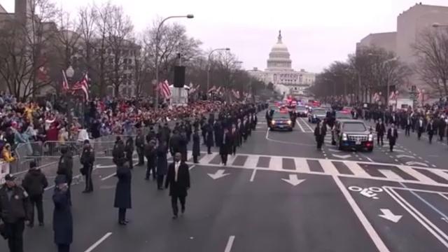 特朗普的白宫之路 Trump.March.to.the.White.House.2017.1080p.AMZN.WEBRip.DD2.0.x264-QOQ 2.64GB-2.png